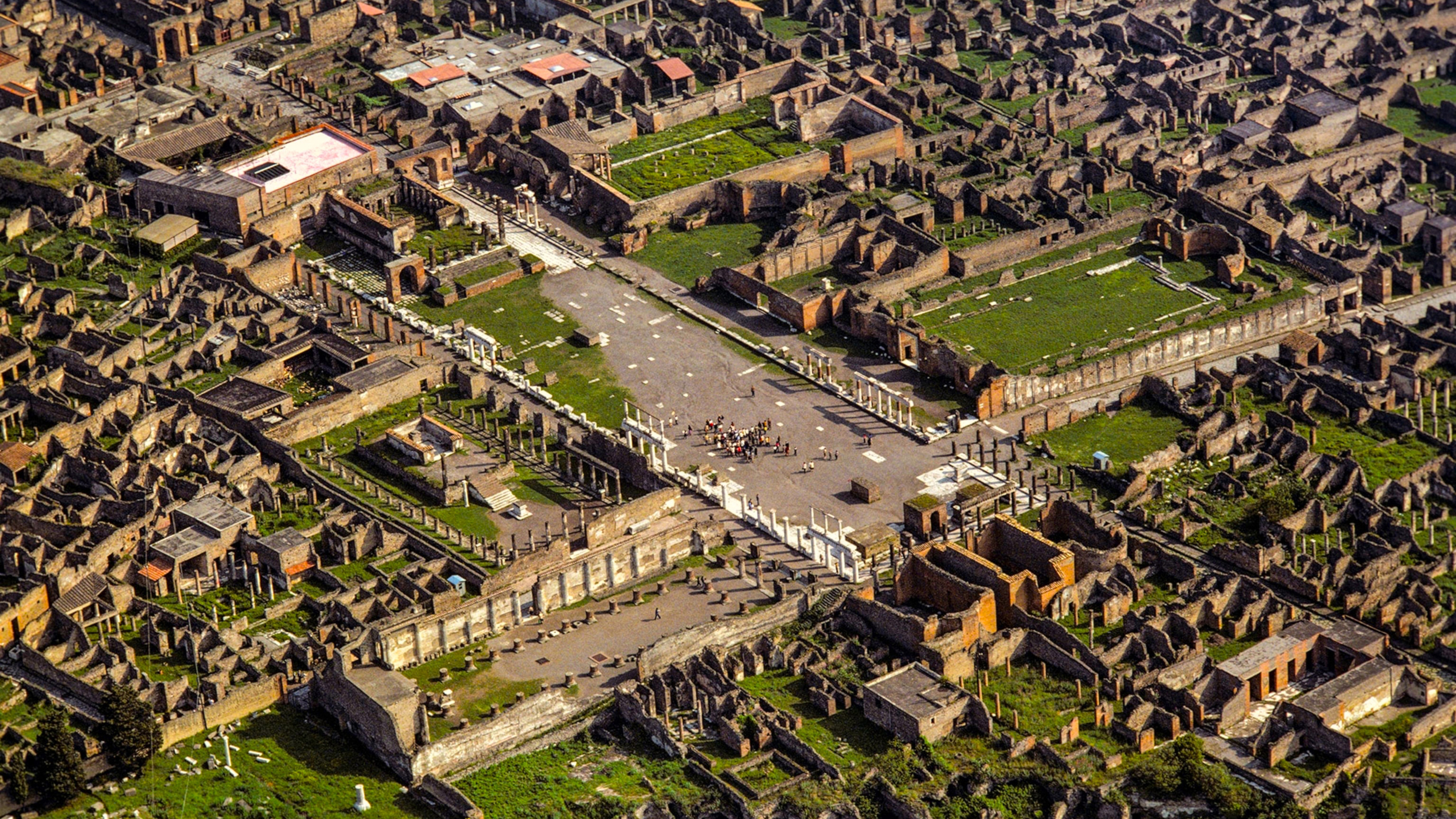 Epoch 4 copy 2 - © Epoch Review